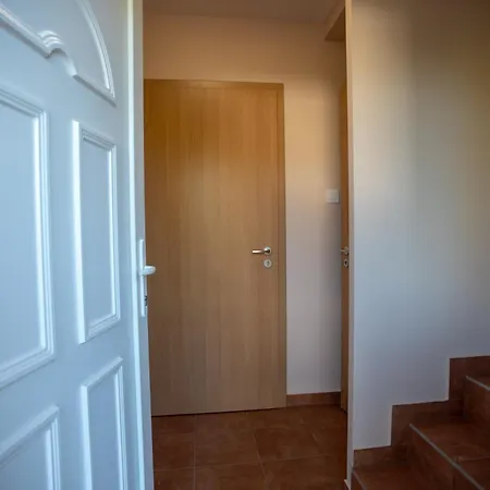 Banki Vendeghaz * Bánk