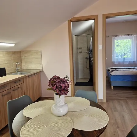 Banki Vendeghaz * Bánk