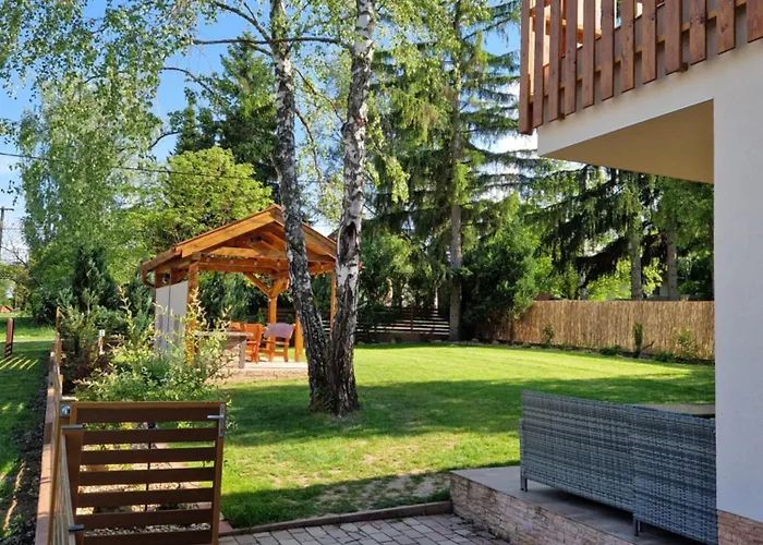 Banki Vendeghaz * Bank (Nograd)